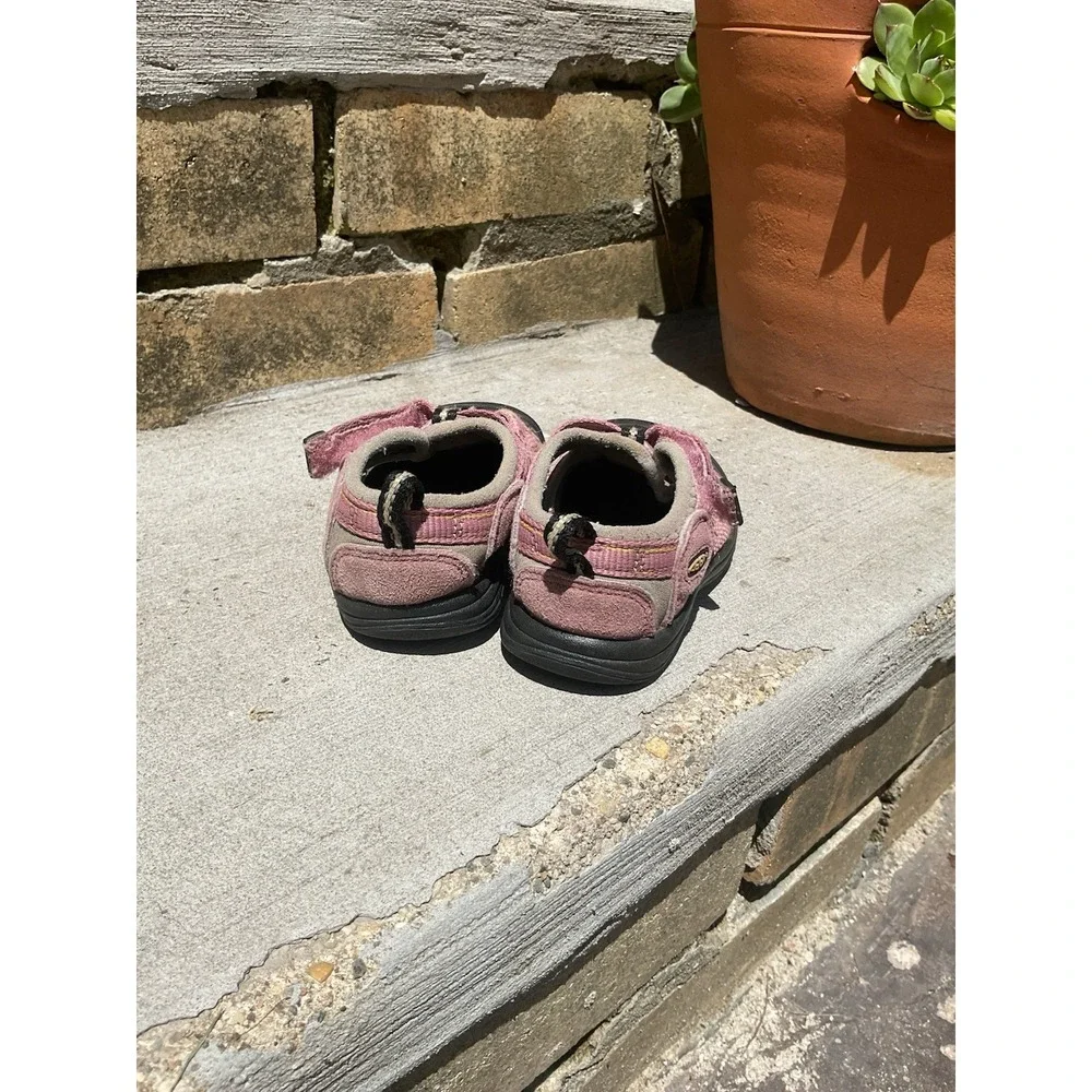 Preowned - KEEN WATER SANDALS - TODDLER Pink Gray SIZE 7 Nice